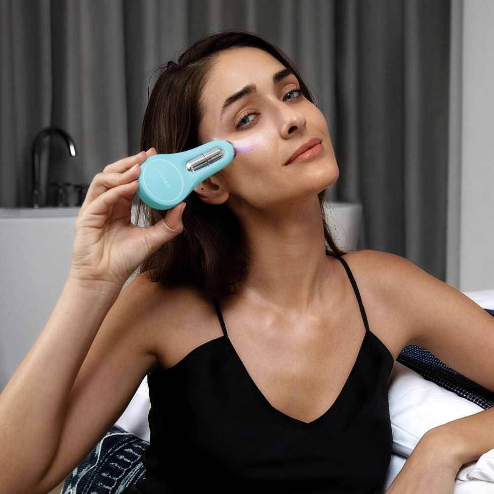 Foreo BEAR 2 Eyes & Lips Microcurrent Line Smoothing Device